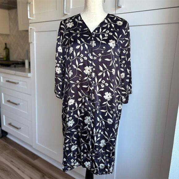 Judith Hart Other - Judith Hart Women's Silk Floral 3/4 Sleeve Sleep wear dress Blue Size M